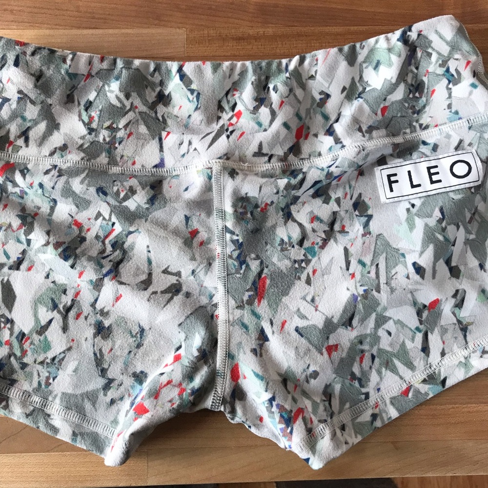Fleo geometric Shorts